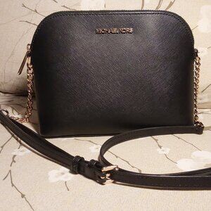 Michael Kors CINDY Lg Dome Crossbody in Black Saffiano Leather